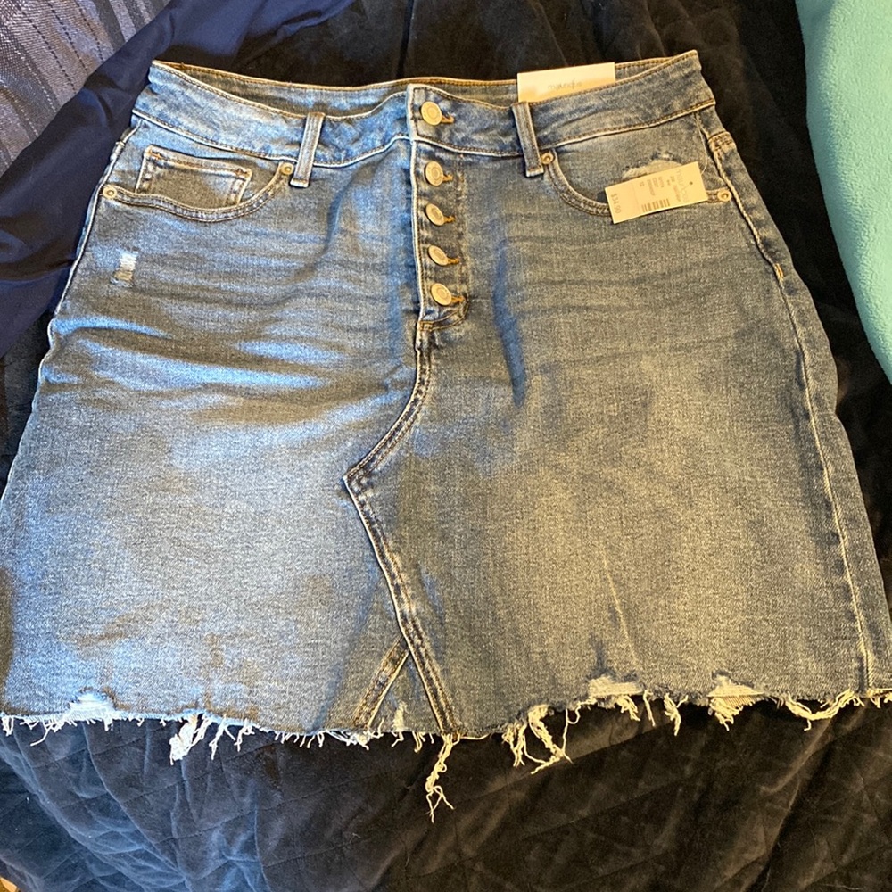Maurices denim skirt size 12 new with tags